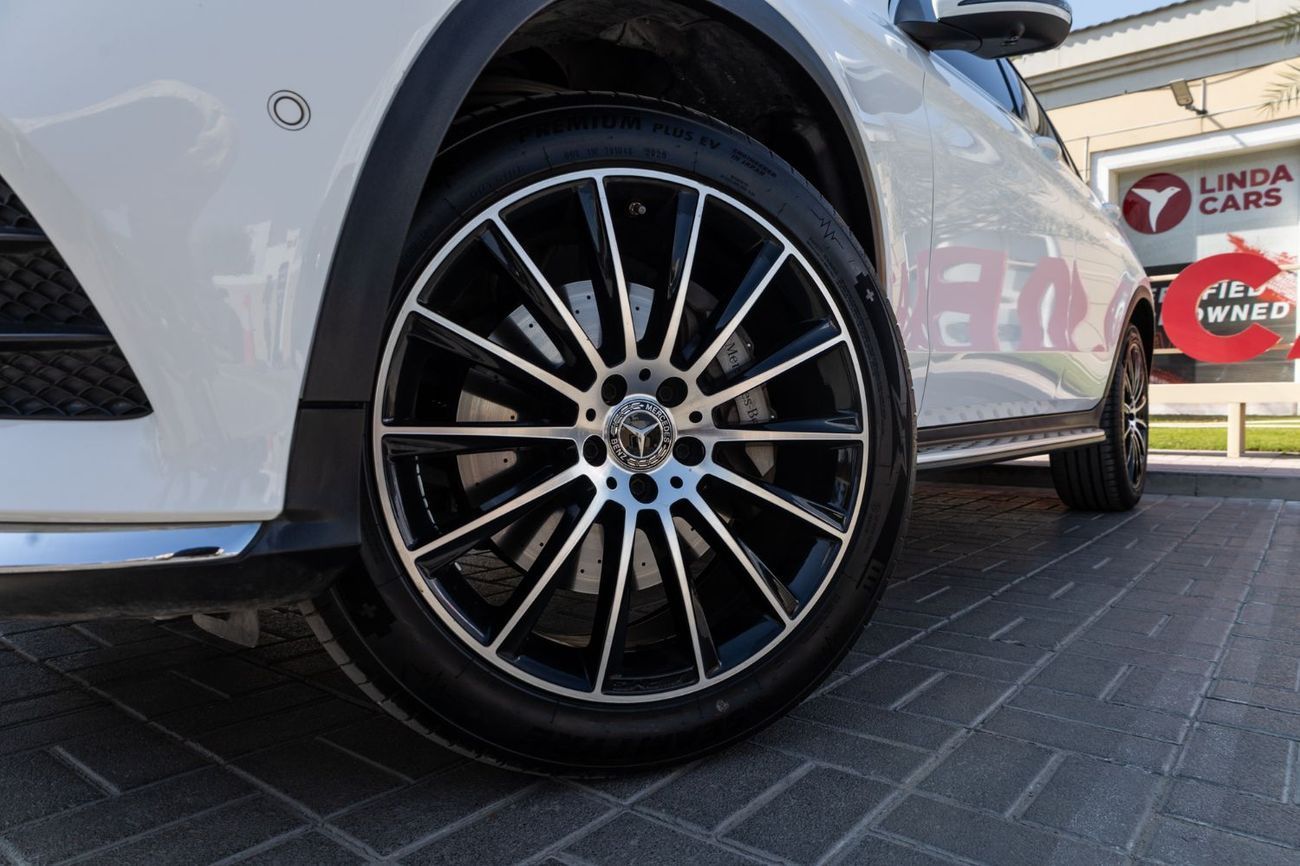 مرسيدس بنز GLC 250 4MATIC 2.0L