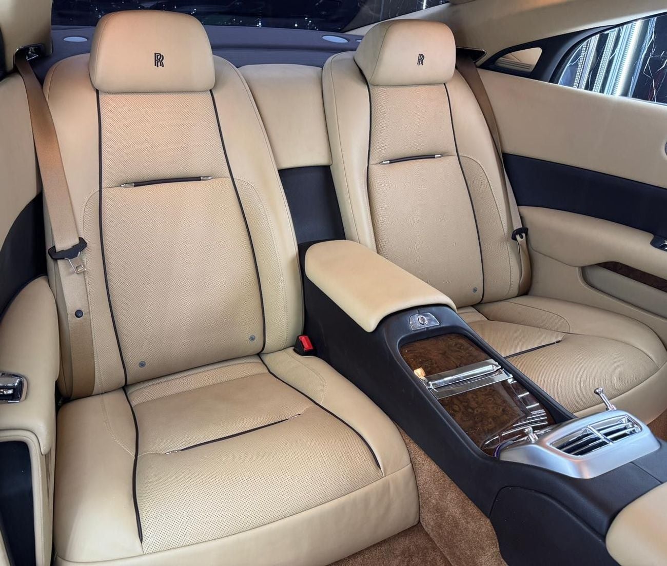 Rolls Royce Wraith STD 6.6 L V 12 | RWD