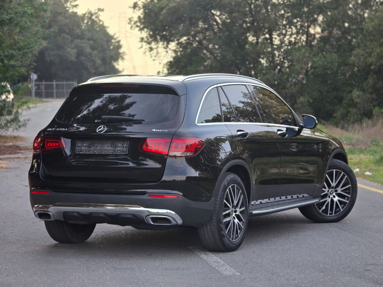 مرسيدس بنز GLC 220 d MERCEDES GLC-220d // KOREAN 2022//ORGINAL PAINT // ACCIDENT FREE //LOW MILEAGE//PERFECT CONDITION