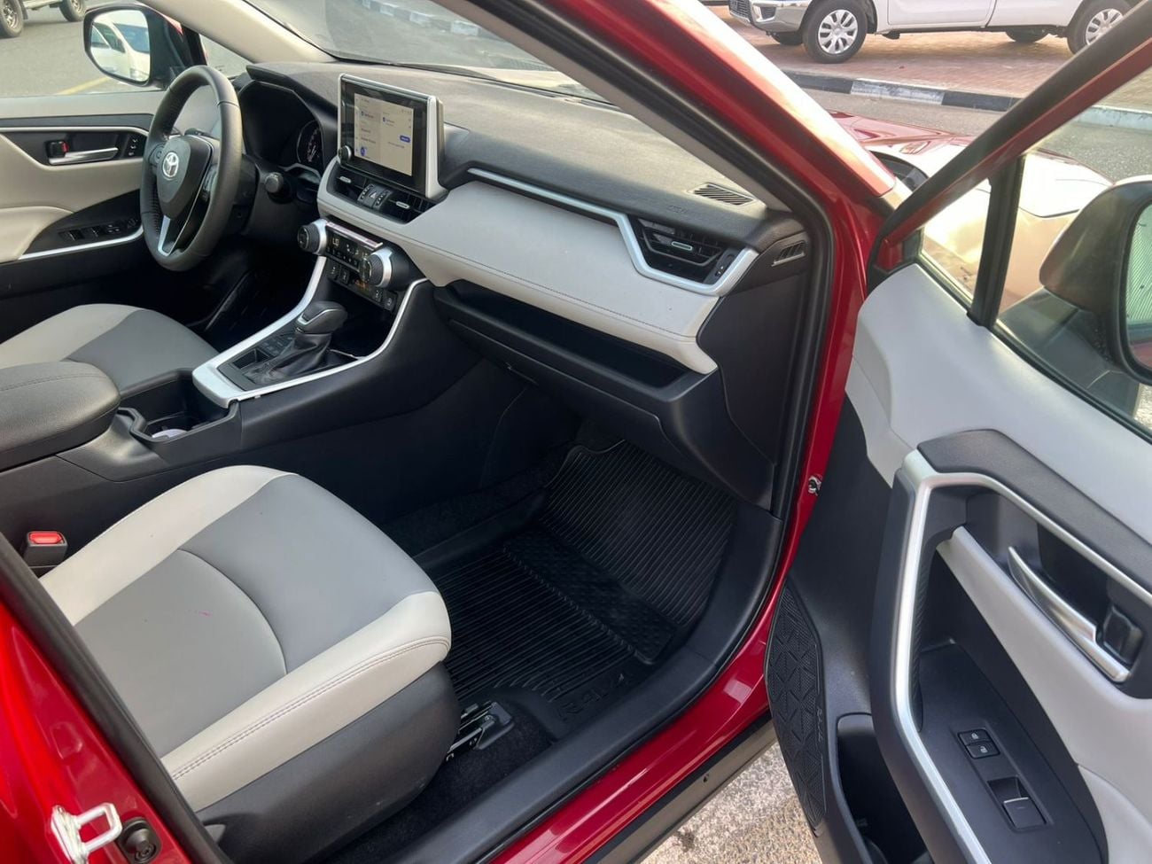 Toyota RAV4 2025 Toyota Rav4 XLE Full Option 2.5L V4 - Rear Camera  - Leather Seat - AWD 4x4 - Push Start - Low