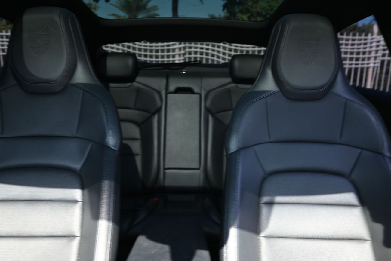 Porsche Taycan 4S - 5180 AED - UNDER WARRANTY - PORSHCE TAYCAN 2023 - GCC SPECS