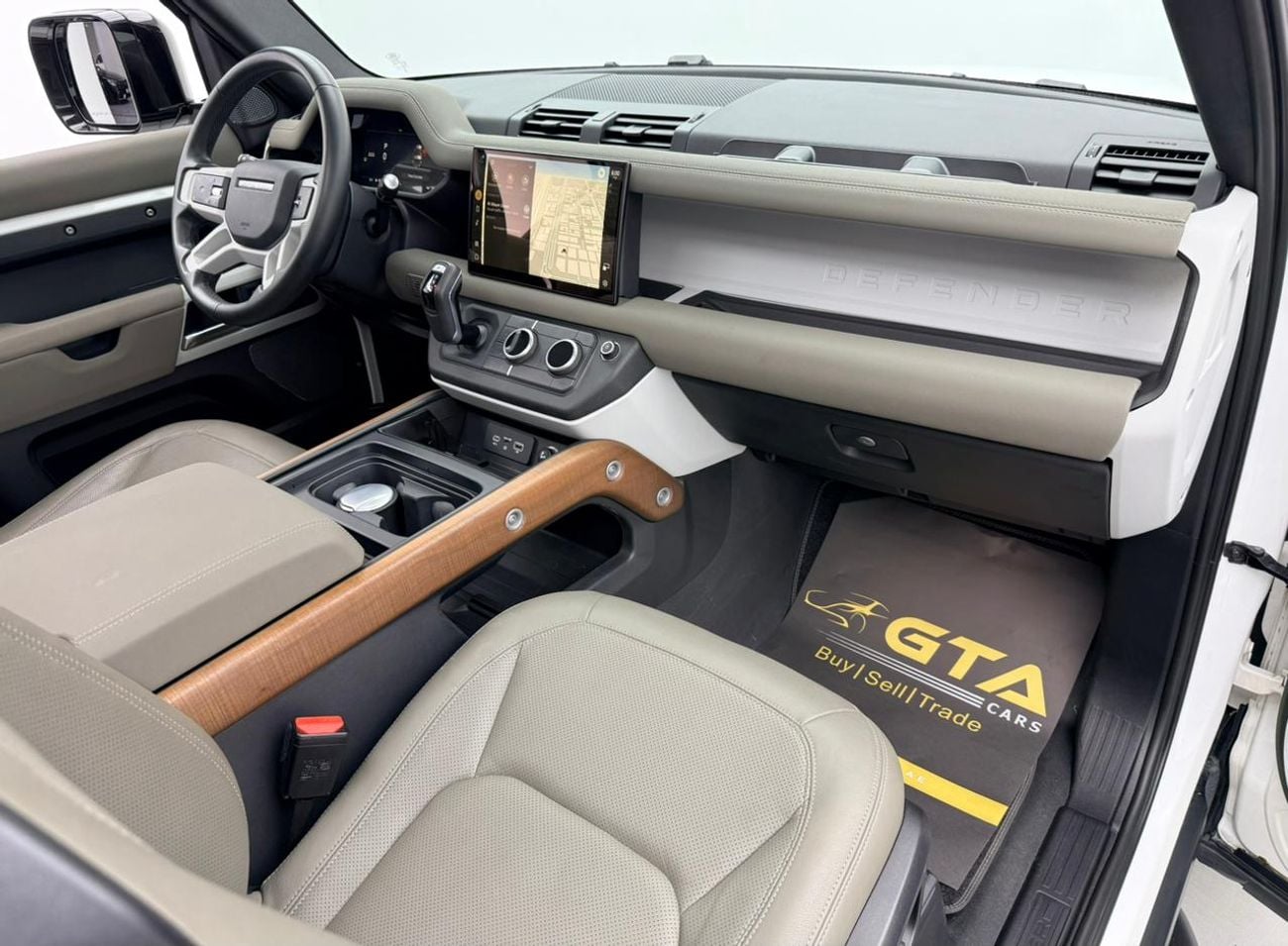 لاند روفر ديفندر 2023 Land Rover Defender 90 SE P400, 2028 LR Warranty, Full LR Service History, Fully Loaded, GCC