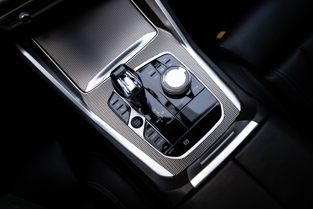 BMW X6 40i M Sport 3.0L M-Kit 40i XDrive 2023 Full Service History GCC