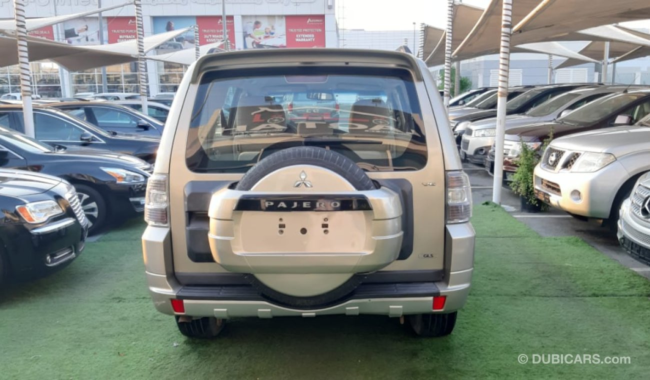 Mitsubishi Pajero Gulf Dye Agency No. 2, cruise control, rear camera, remote control, in excellent condition, you do n