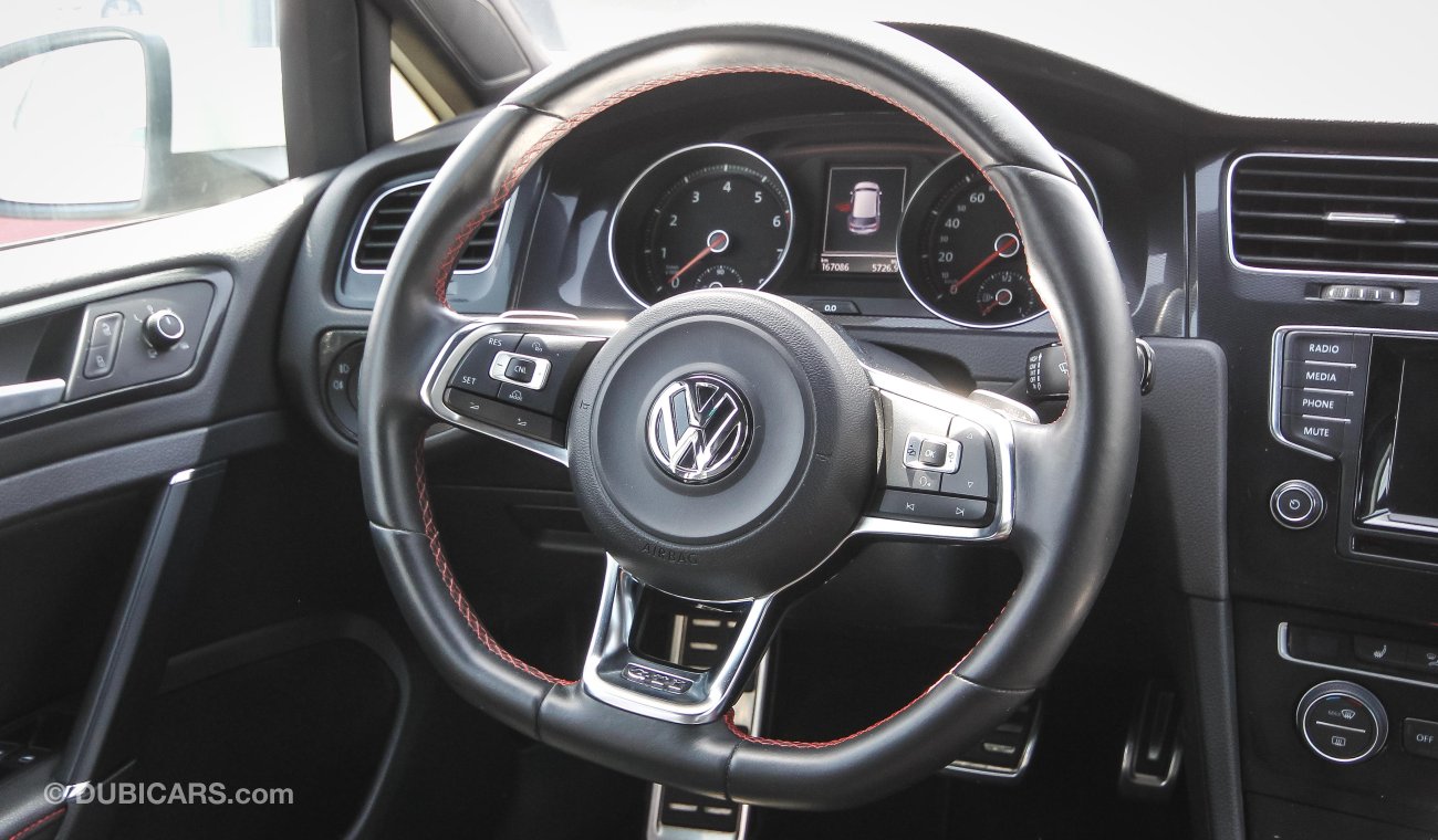 Volkswagen Golf GTI