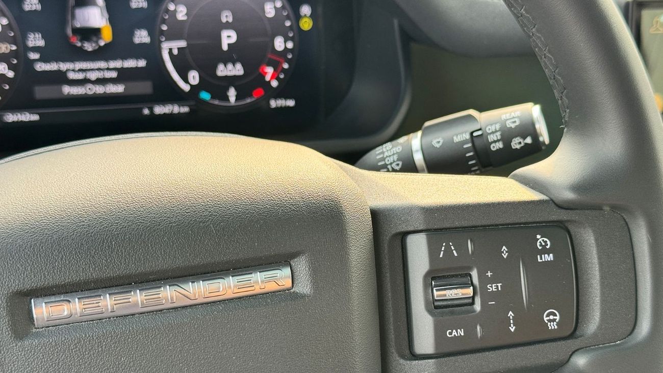 Land Rover Defender 75 Year Edition | V6 | GCC