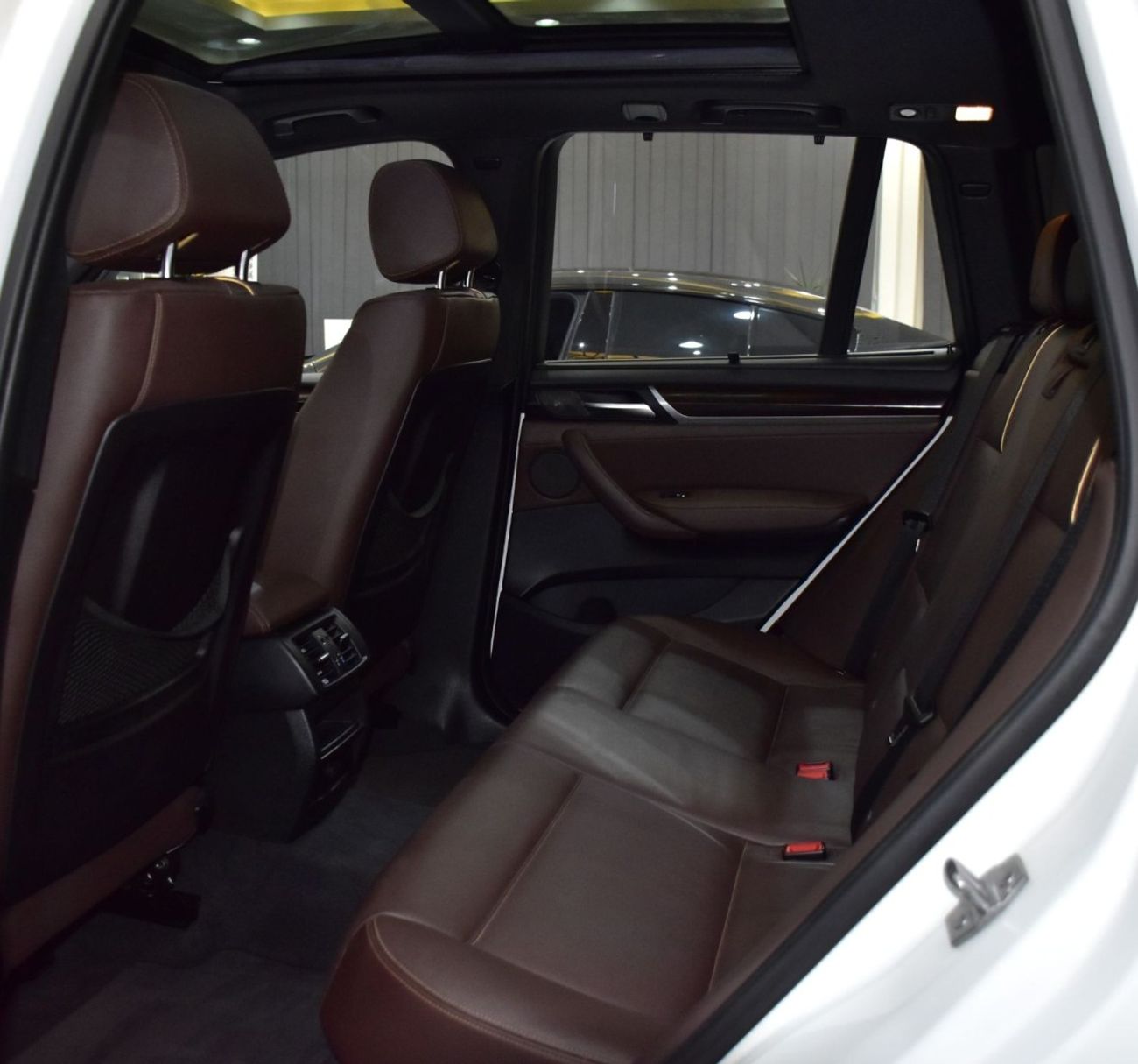 بي أم دبليو X3 EXCELLENT DEAL for our BMW X3 xDrive28i M-Kit ( 2015 Model ) in White Color GCC Specs