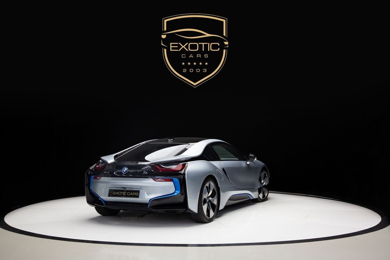 بي أم دبليو i8 Std