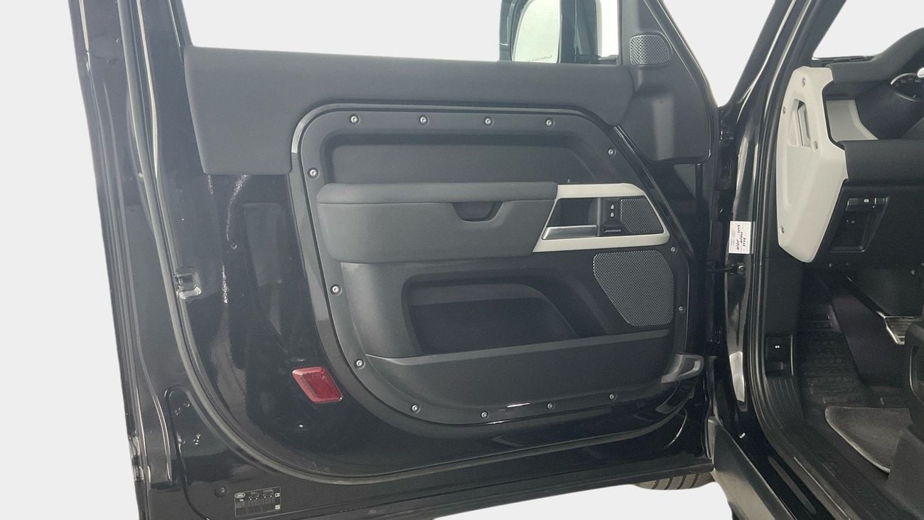 Land Rover Defender 3.0 P400 90 SE AUTO 4WD | Guaranteed Warranty | 0 Down Payment