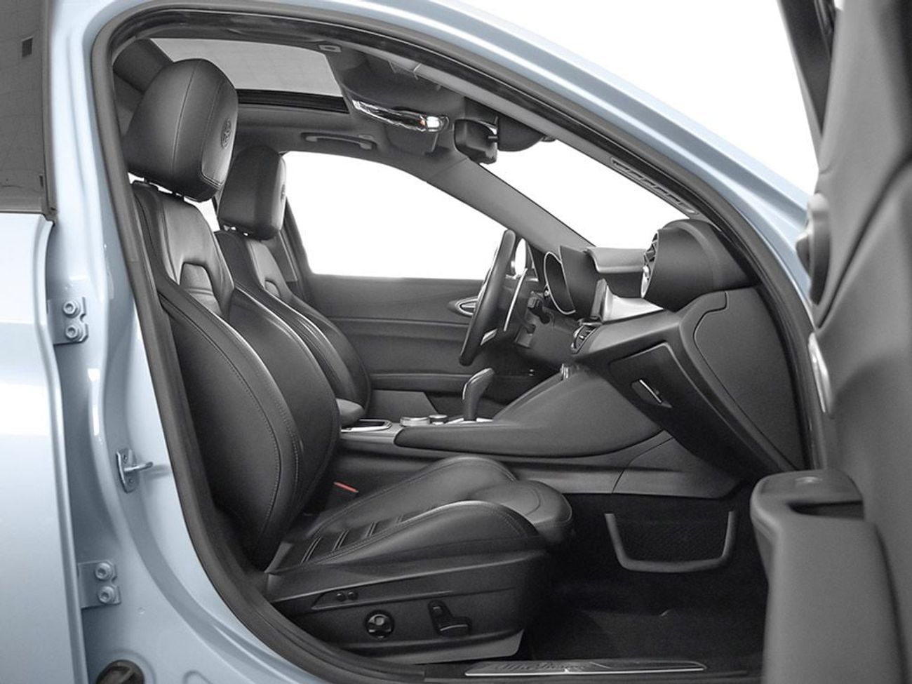 ألفا روميو جوليا Veloce 2.0L RWD