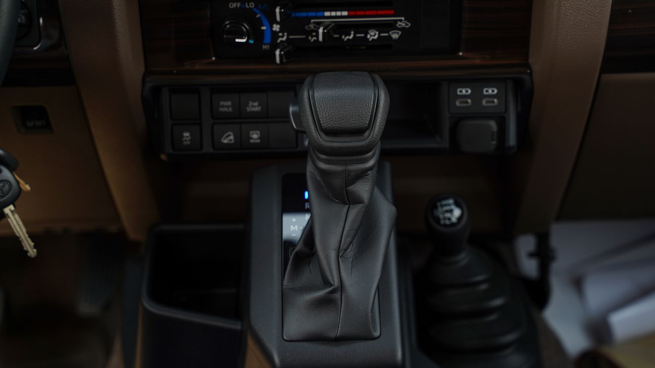 Toyota Land Cruiser TOYOTA Land Cruiser 76 2.8 Gray 2024 Full Option