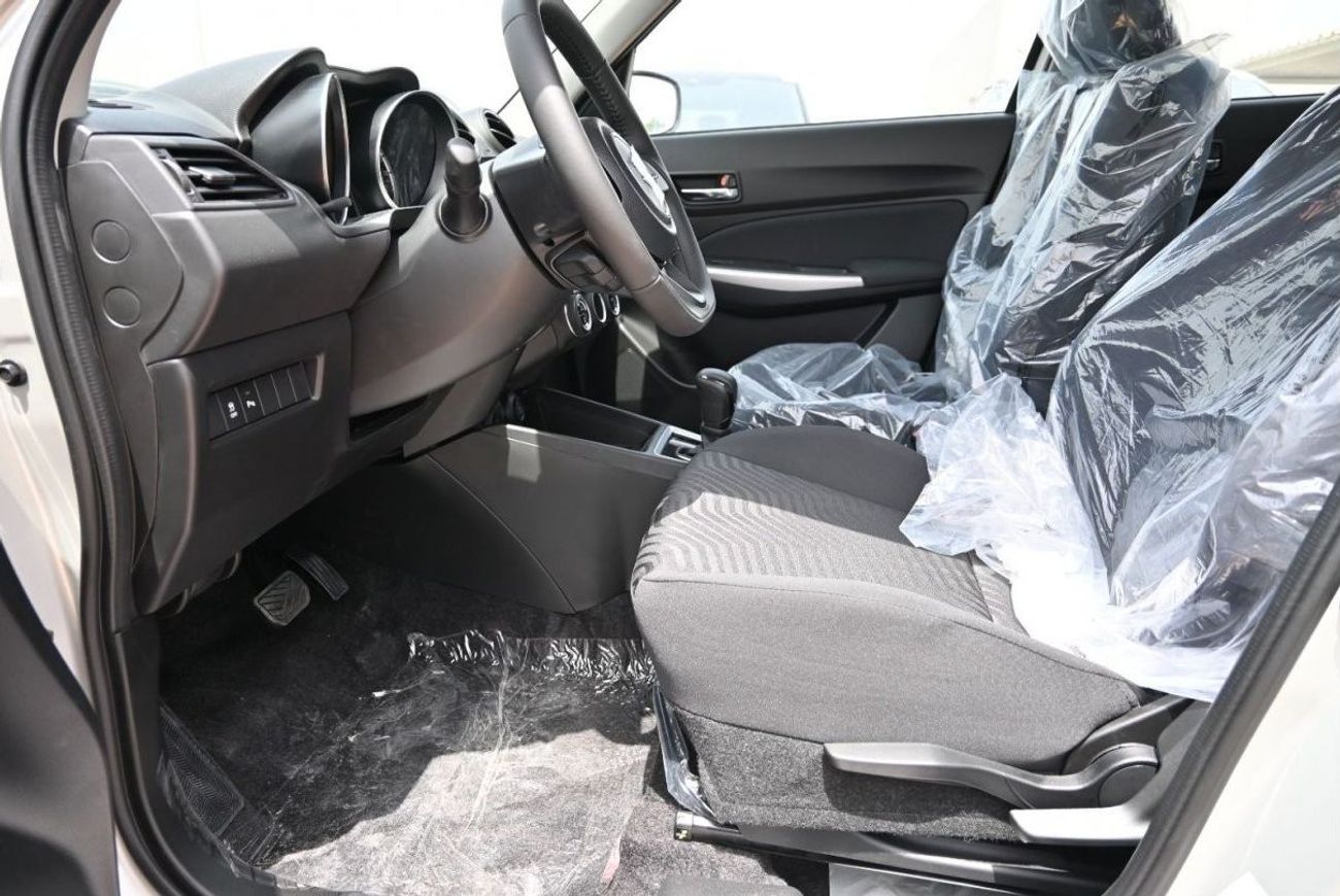 سوزوكي سويفت سوزوكي سويفت 1.2 لتر بنزين ، هاتشباك ، دفع أمامي ، 4 أبواب ، بدء الدفع ، وسادة هوائية مزدوجة ، حساسا