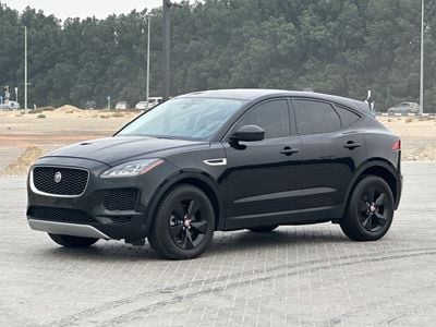 جاكوار E Pace موديل 2020 حاله ممتازه من الداخل و الخارج