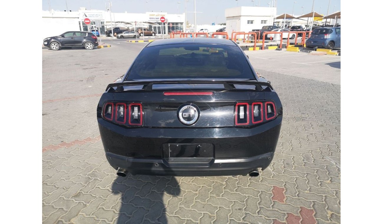 Ford Mustang Ford Mustang Import American Standard 8 cylinder 2012 model in excellent condition