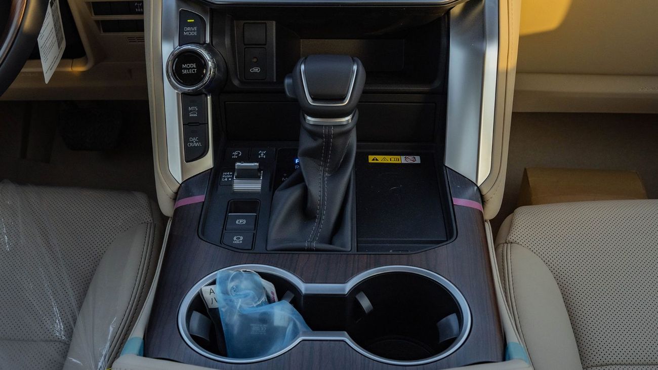 تويوتا لاند كروزر 2026 Toyota Land Cruiser 300 GXR 3.5L AT Petrol (Black)