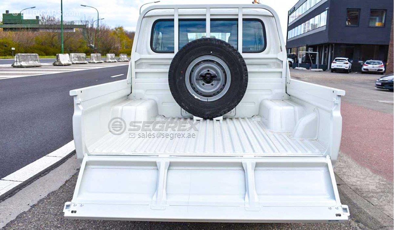 Toyota Land Cruiser Pick Up DC LC79 4.2L Diesel 5M/T FROM ANTWERP