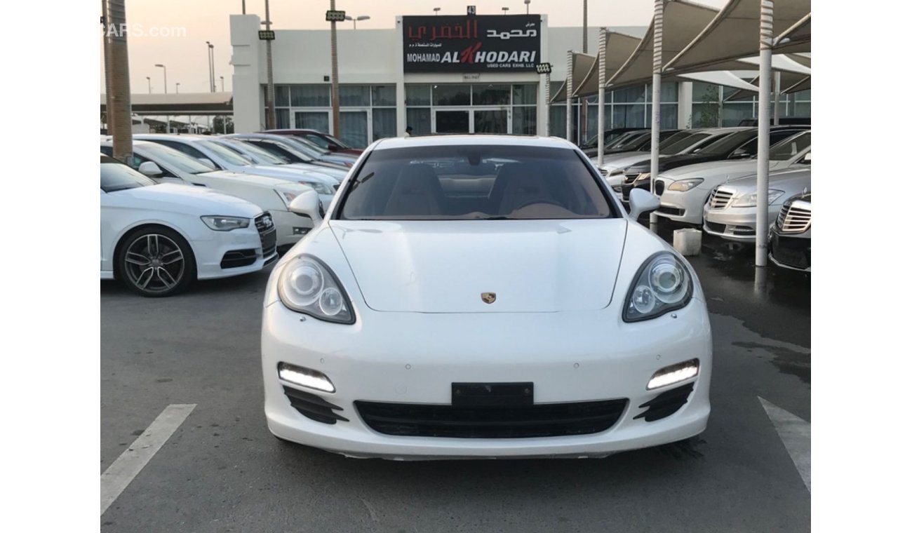 Porsche Panamera خليجي، بدون حوادث، فتحة سقف