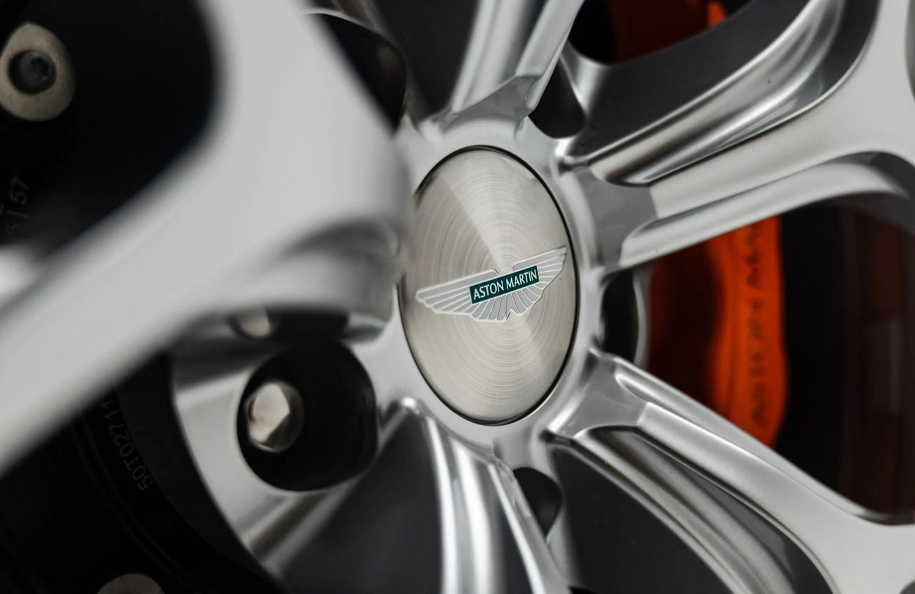 أستون مارتن فانكويش 6.0L V12 Naturally Aspirated Engine | Warranty