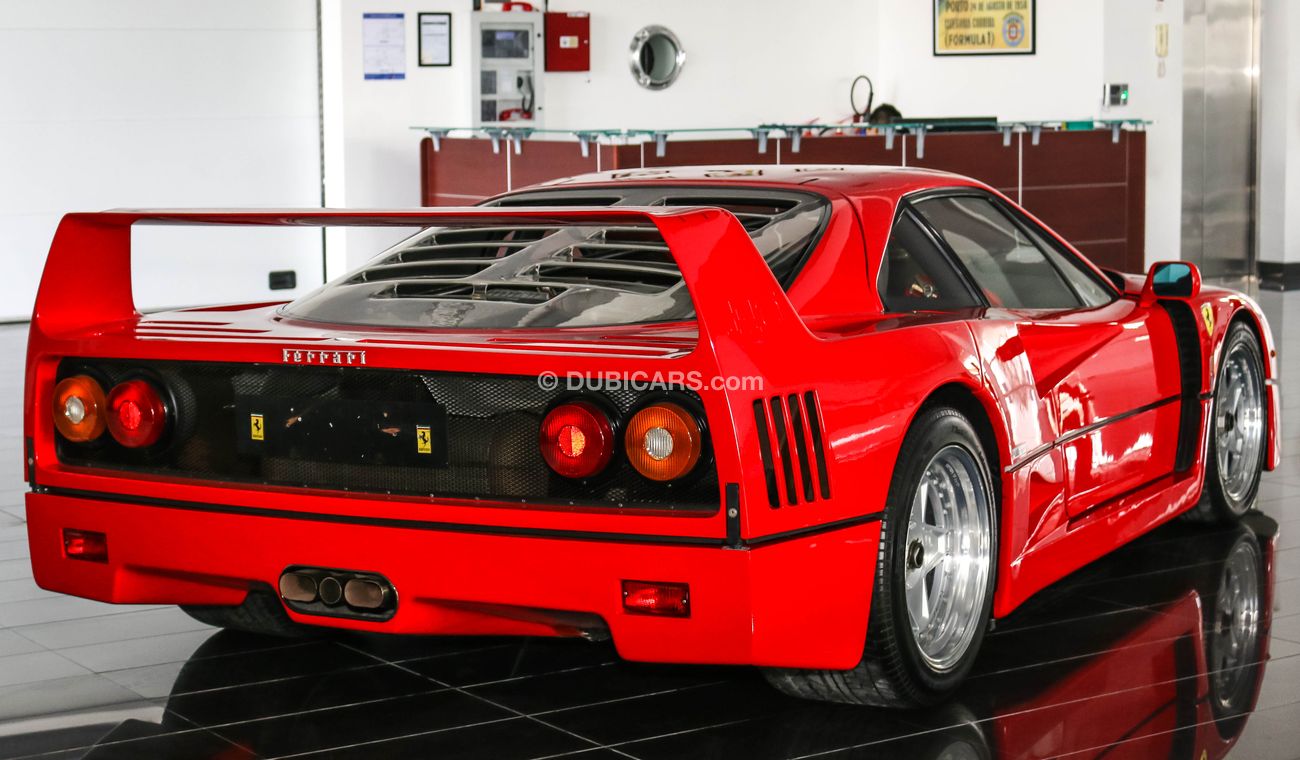 فيراري F40 Twin-Turbocharged V8
