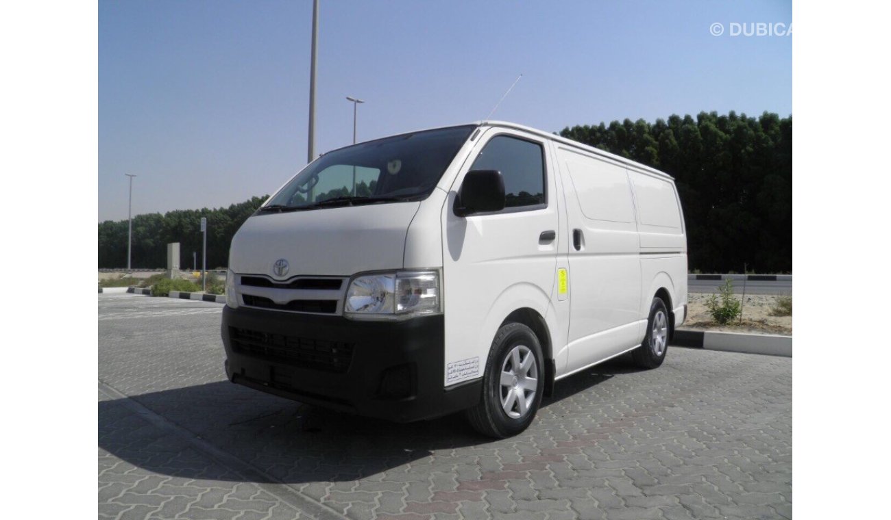 Toyota Hiace 2013