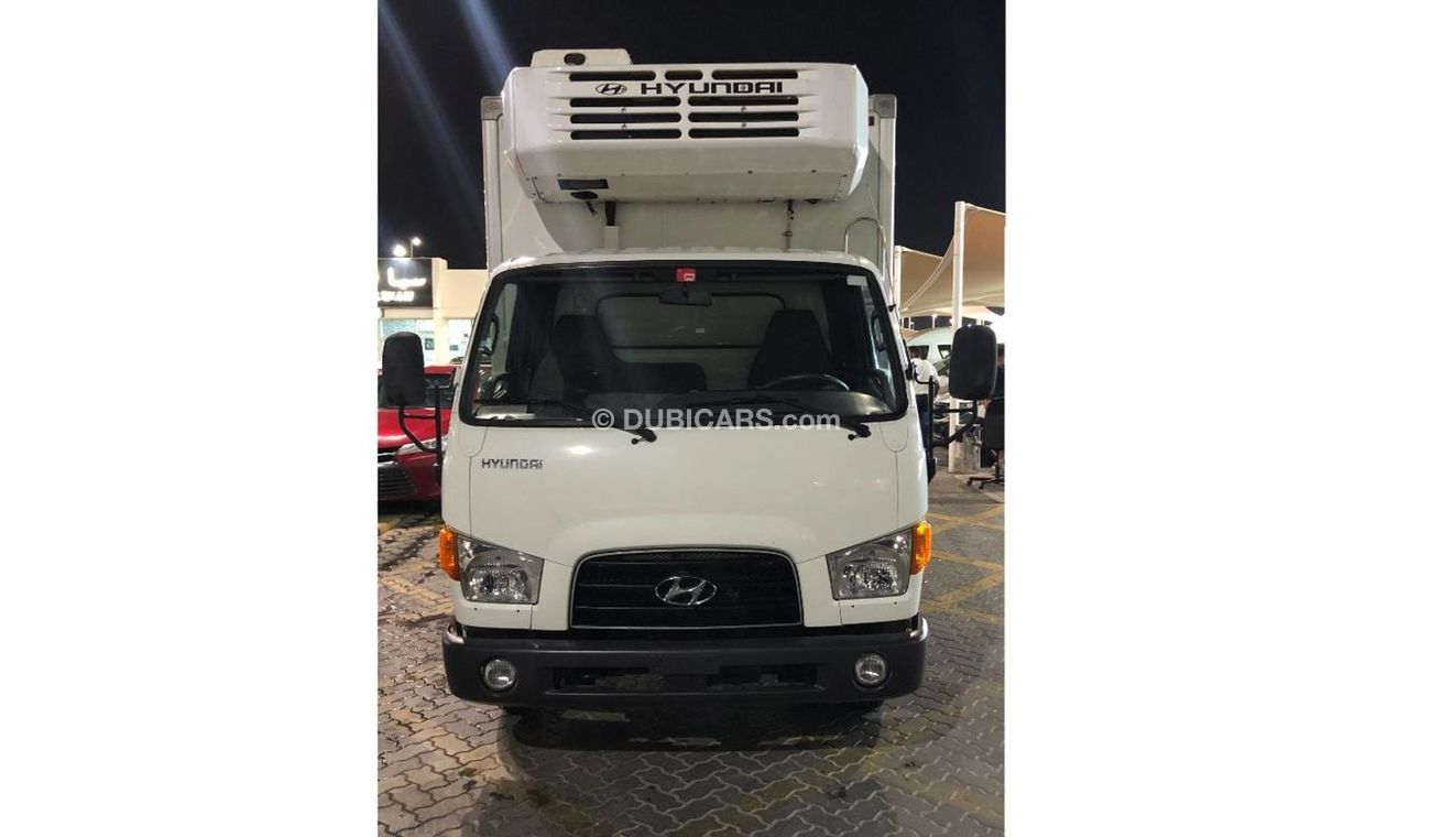Hyundai HD 72 ثلاجة