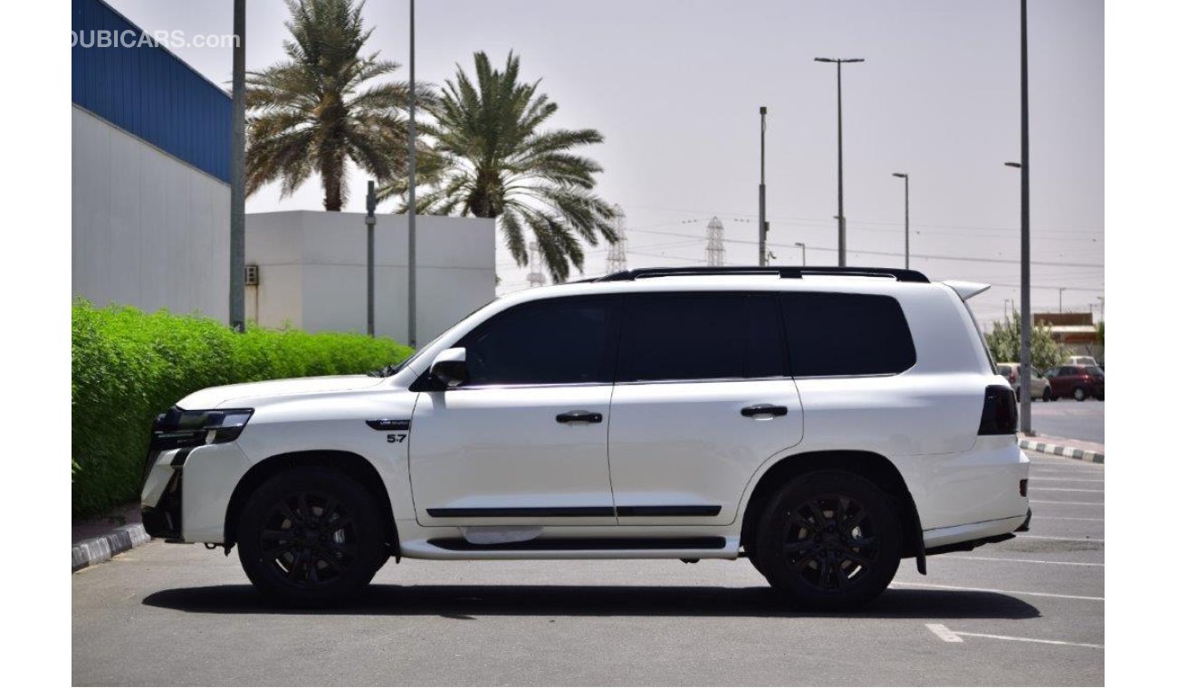 تويوتا لاند كروزر VX-R V8 5.7L Petrol Automatic Black Edition