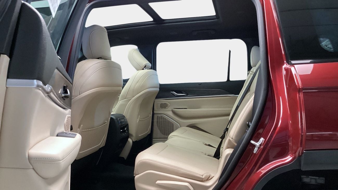 جيب شيروكي Limited Plus | شامل الضمان | 0 ﺪﻔﻋﺓ ﺃﻮﻟﻯ