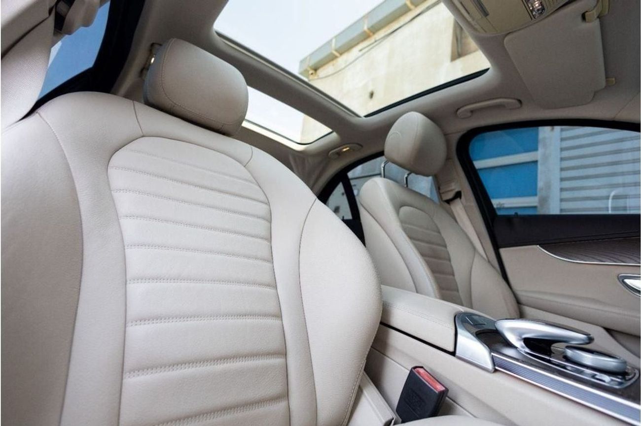 Mercedes-Benz C 200 Mercedes-Benz C200 AMG Pack 2017 GCC under Warranty with Flexible Down-Payment.