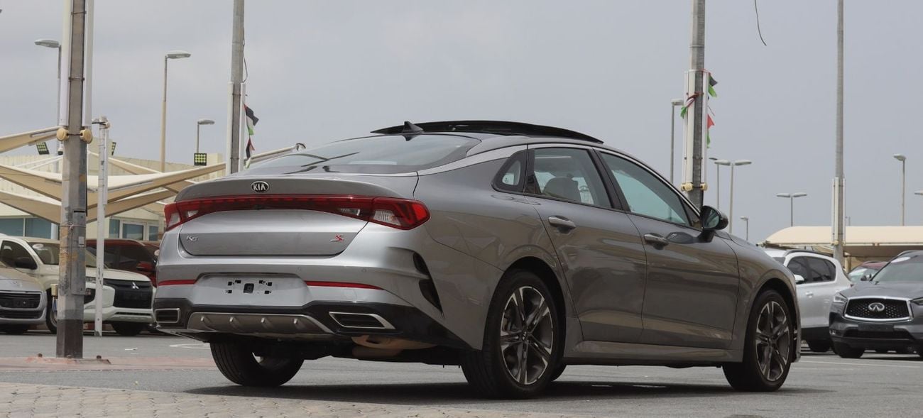 كيا K5 كيا K5 -موديل 2021- خليجى -فل أوبشن -بدون حوادث-  محرك 2.0 - بحاله ممتازه من الداخل والخارج