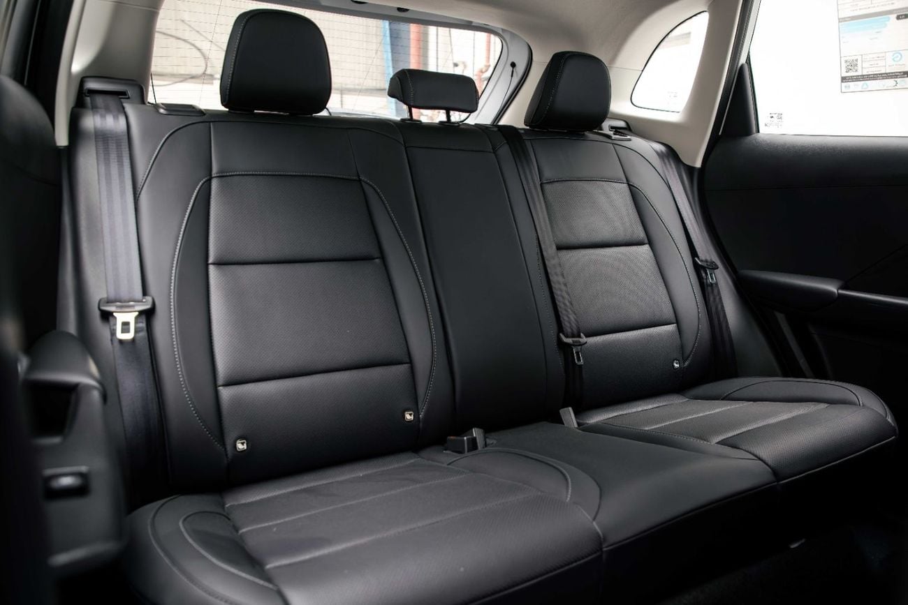 أم جي ZS COM 1.5L - White Inside Black | Export Only