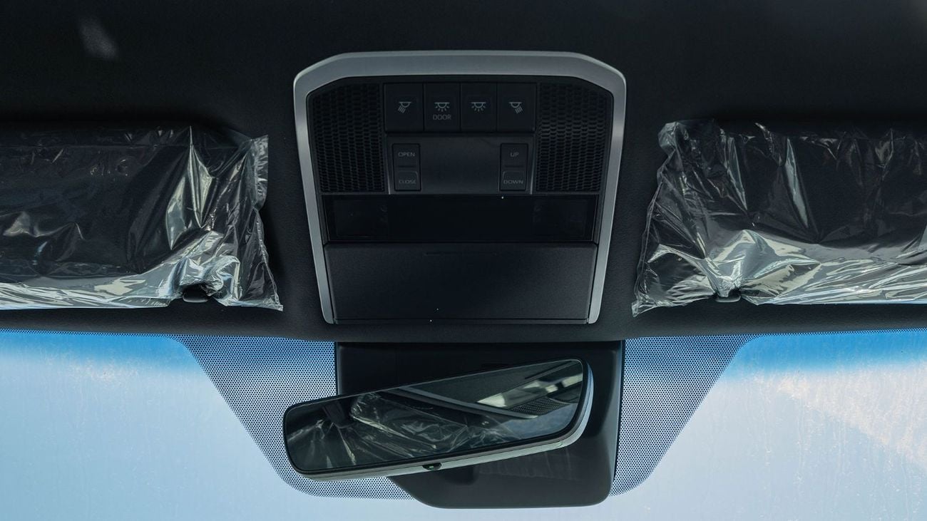 تويوتا لاند كروزر 2025 Toyota Land Cruiser 300 GXR 3.3L AT Diesel (White-Black)