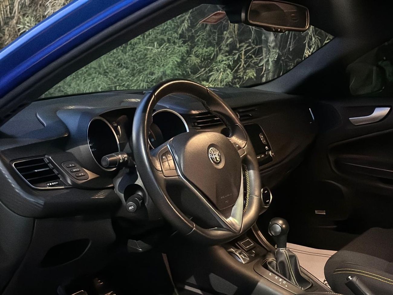 ألفا روميو جوليتا Veloce 2021 – GCC Specs – 1.75L 4-Cylinder 241 HP – Perfect Condition