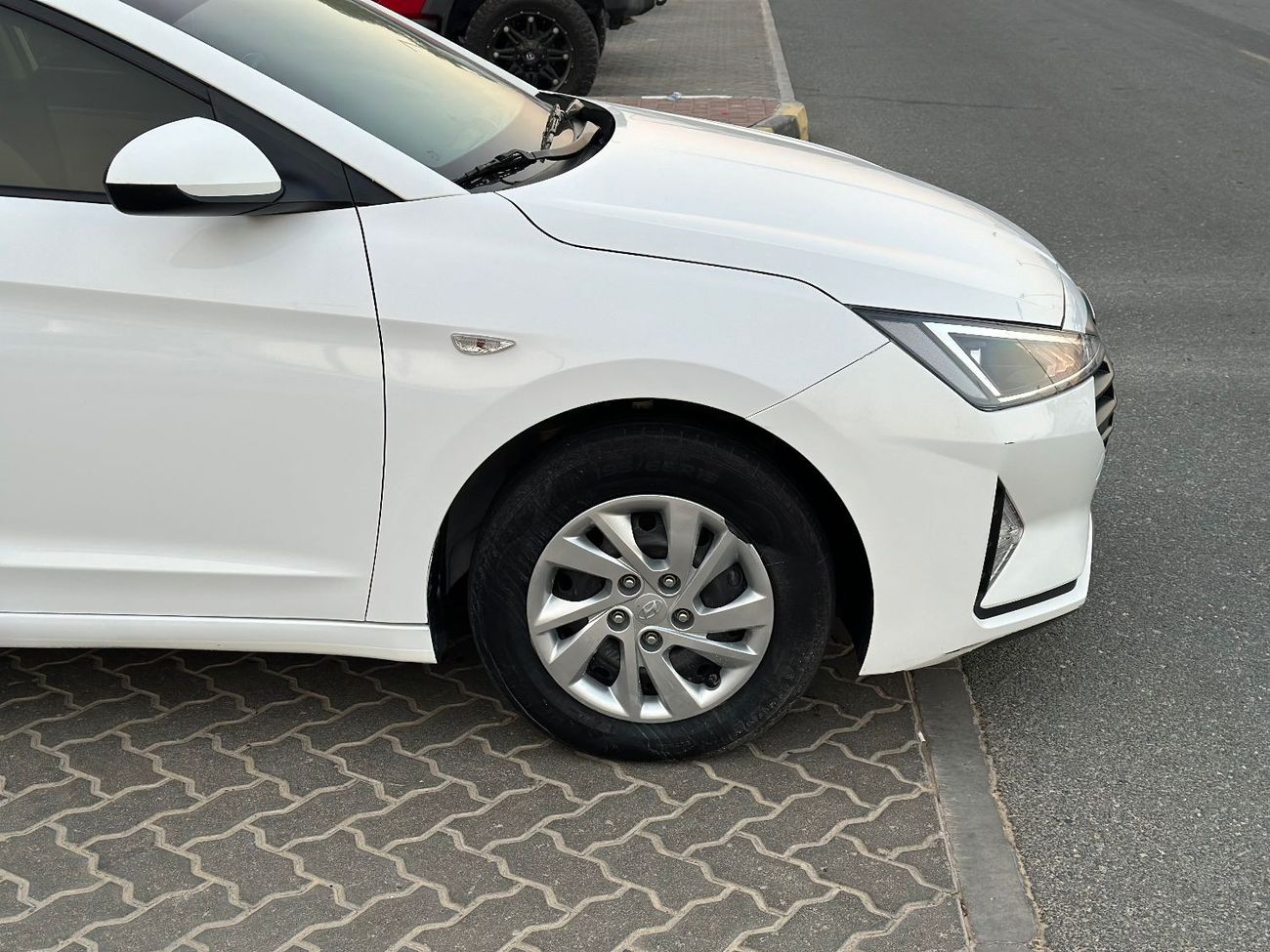 هيونداي إلانترا GL GCC