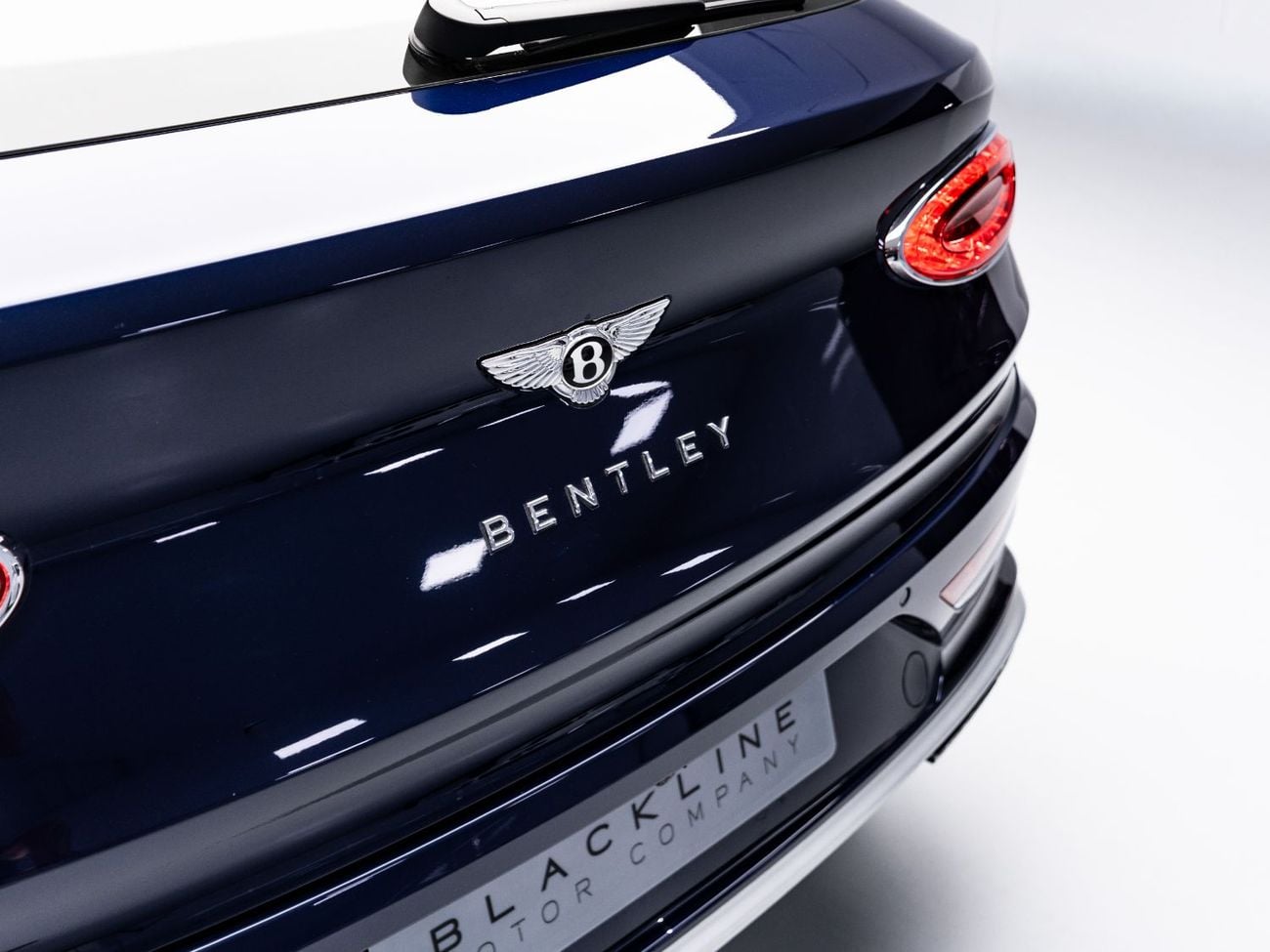 Bentley Bentayga Azure 4.0T The BEST Ramadan Offer in the UAE - Limited Time Only! Bentley Warranty, Low KM's, GCC