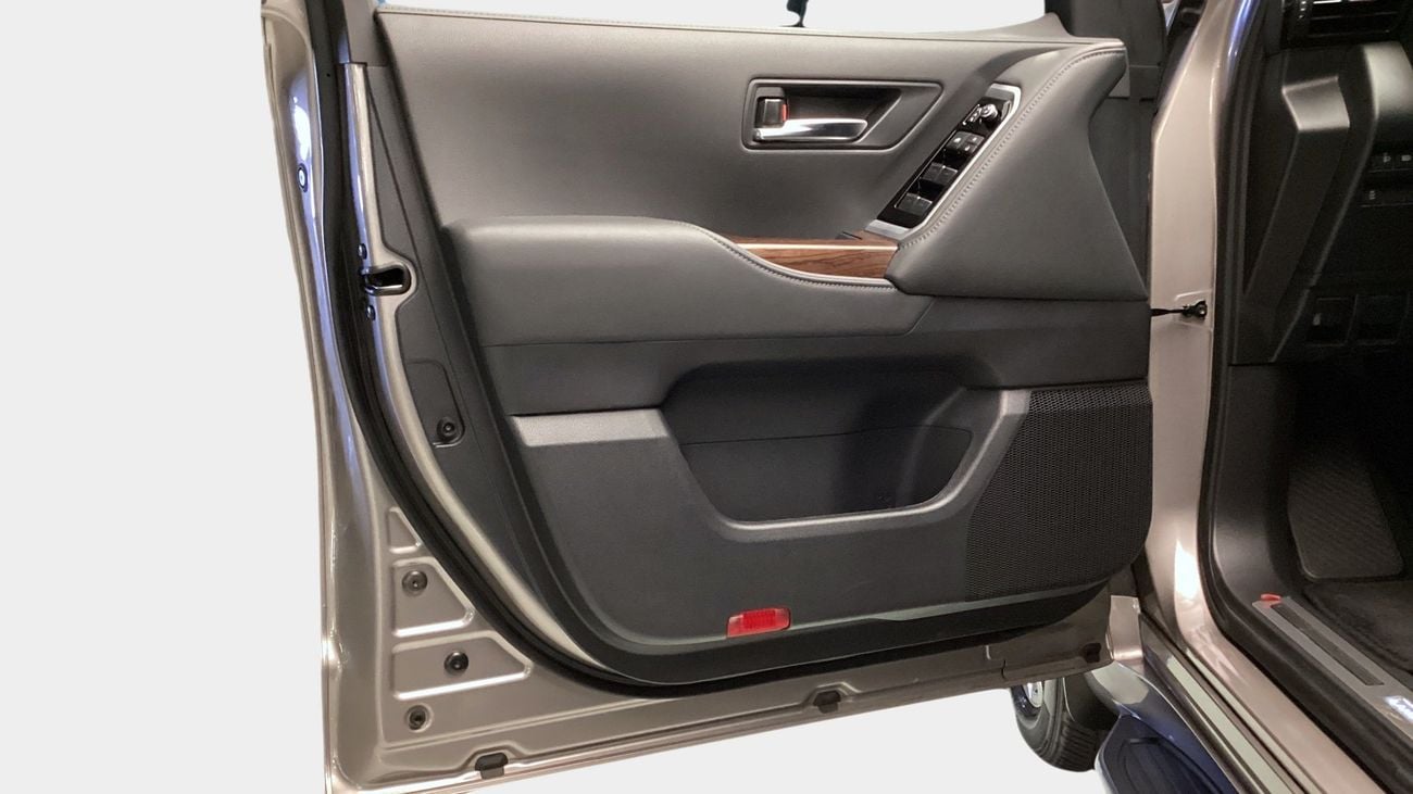 Toyota Land Cruiser GXR | upto AED 20,000 Ramadan Discount | Guaranteed Warranty | 0 Down Payment