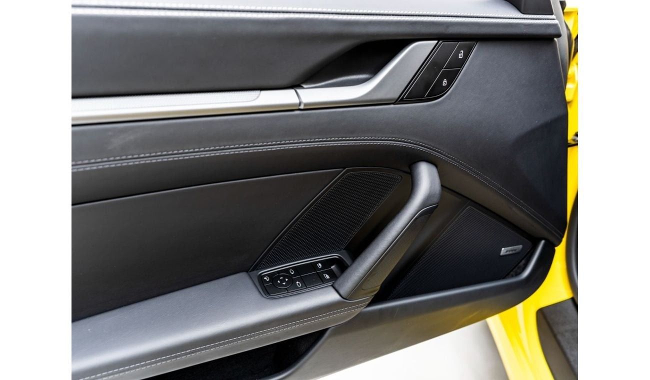 Porsche 911 Carrera 3.0L (380 HP) Coupe