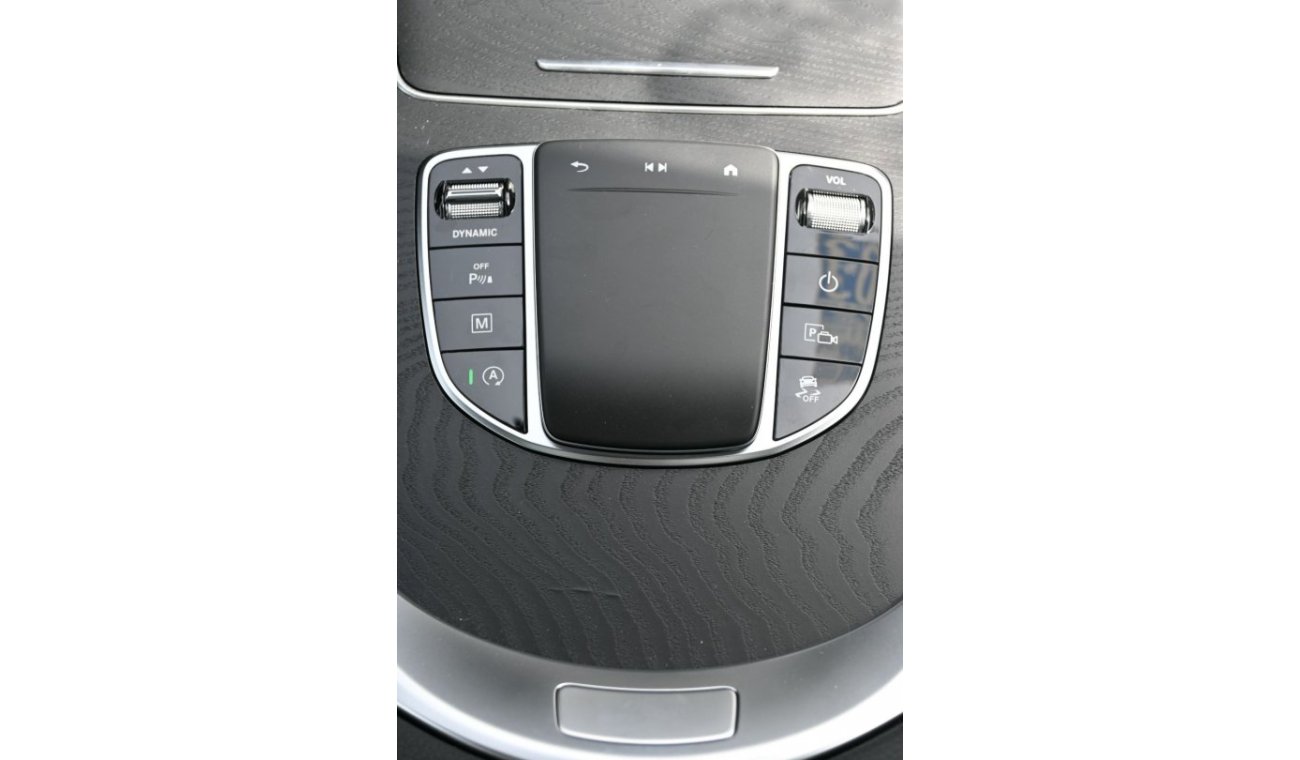 مرسيدس بنز GLC 300 مرسيدس بنز جي ال سي 300 2.0 لتر بنزين ، دفع رباعي ، دفع رباعي ، 4 أبواب ، مقاعد كهربائية أمامية ، مق