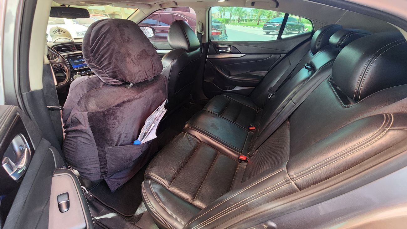 Nissan Maxima SV 3.5L