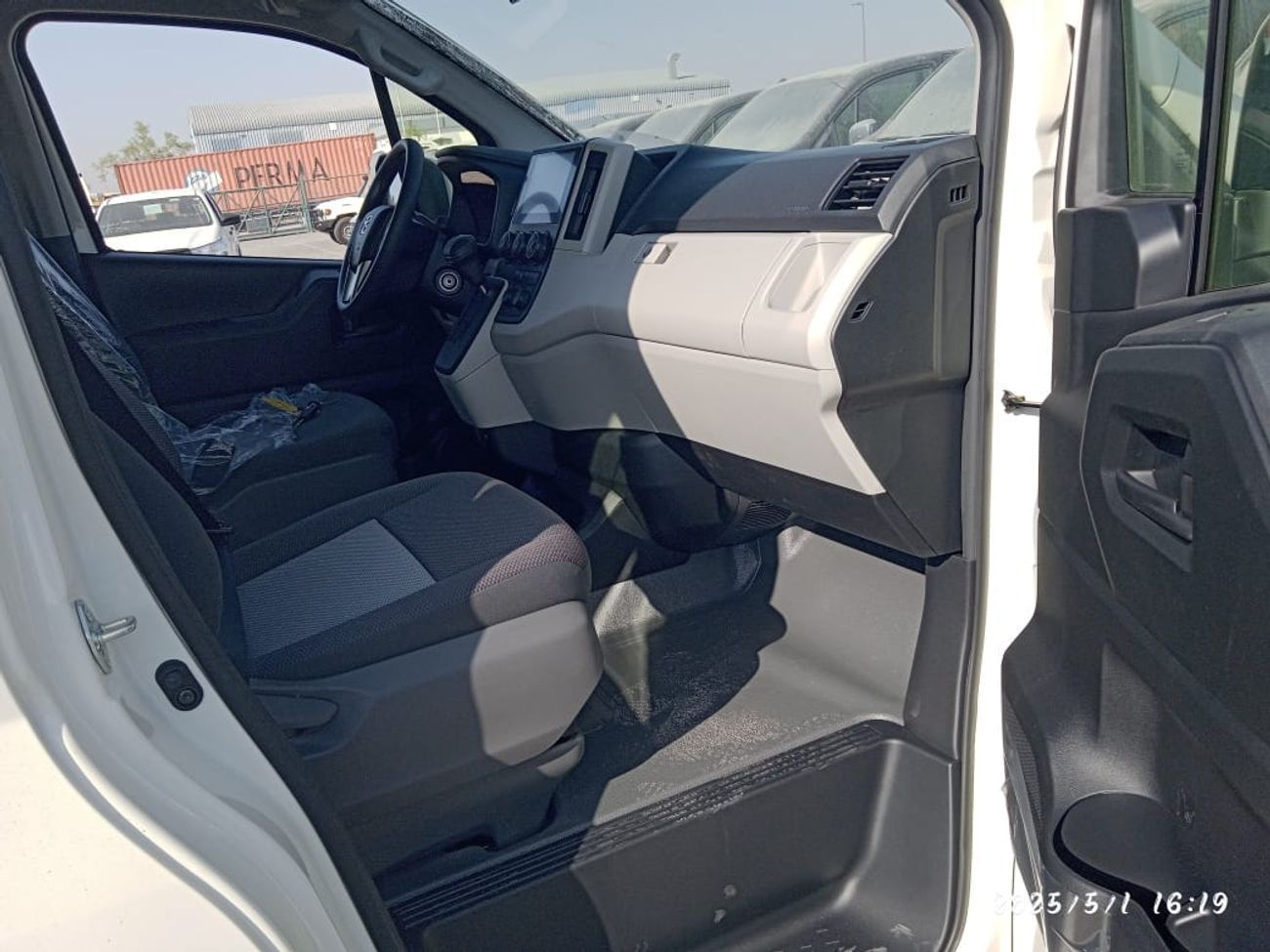 تويوتا هاياس 3.5L PETROL DX 13 SEATER AUTOMATIC TRANSMISSION