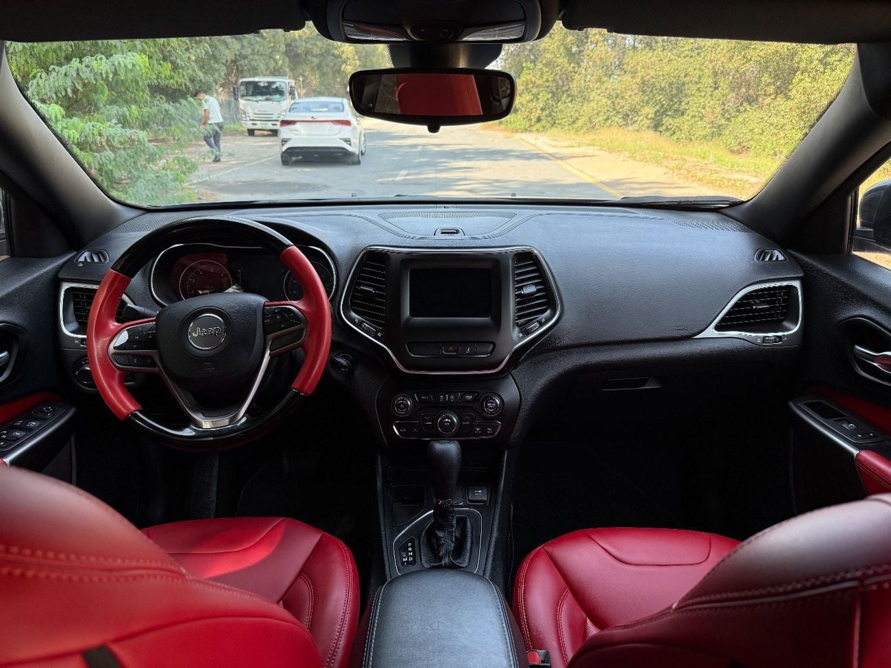 جيب شيروكي Sport 2.4L