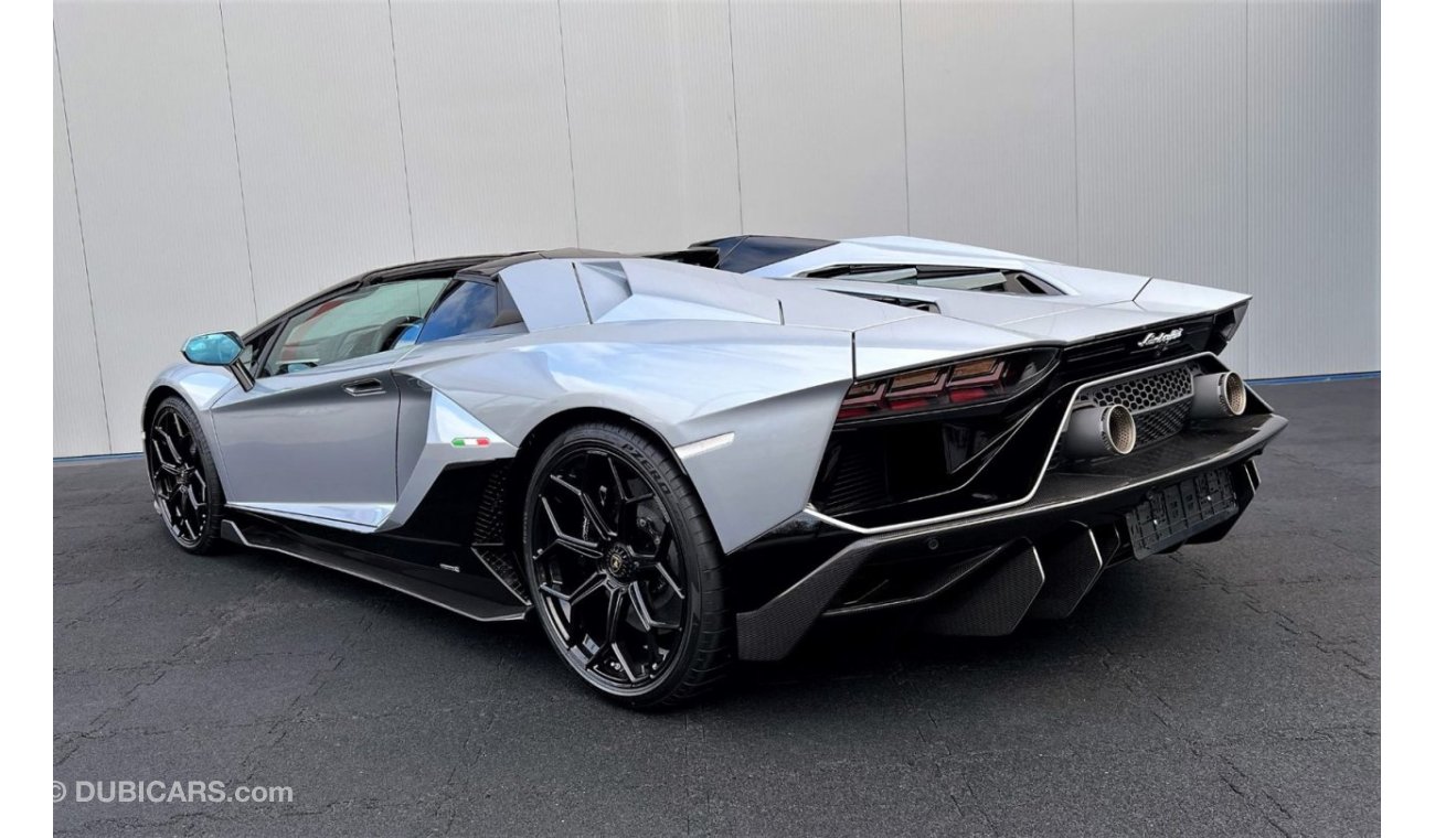 Lamborghini Aventador LP780-4 ULTIMATE ROADSTER 1 0f 250