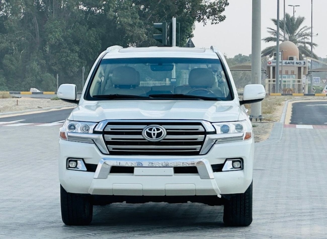 تويوتا لاند كروزر Toyota Land Cruiser 2017 model v6 full option