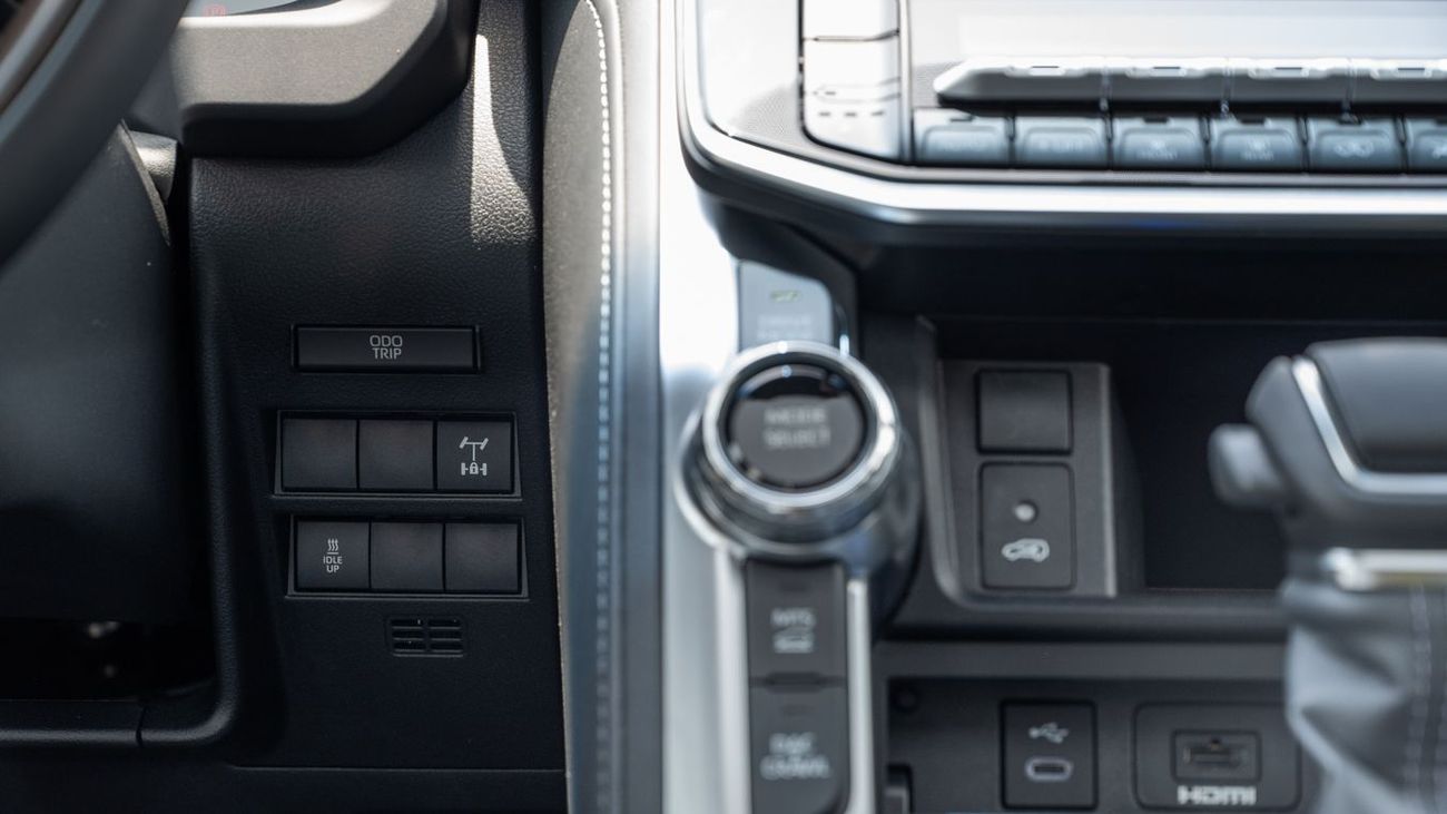 Toyota Land Cruiser TOYOTA LANDCRUISER 3.3 GXR MID DSL-2025YM