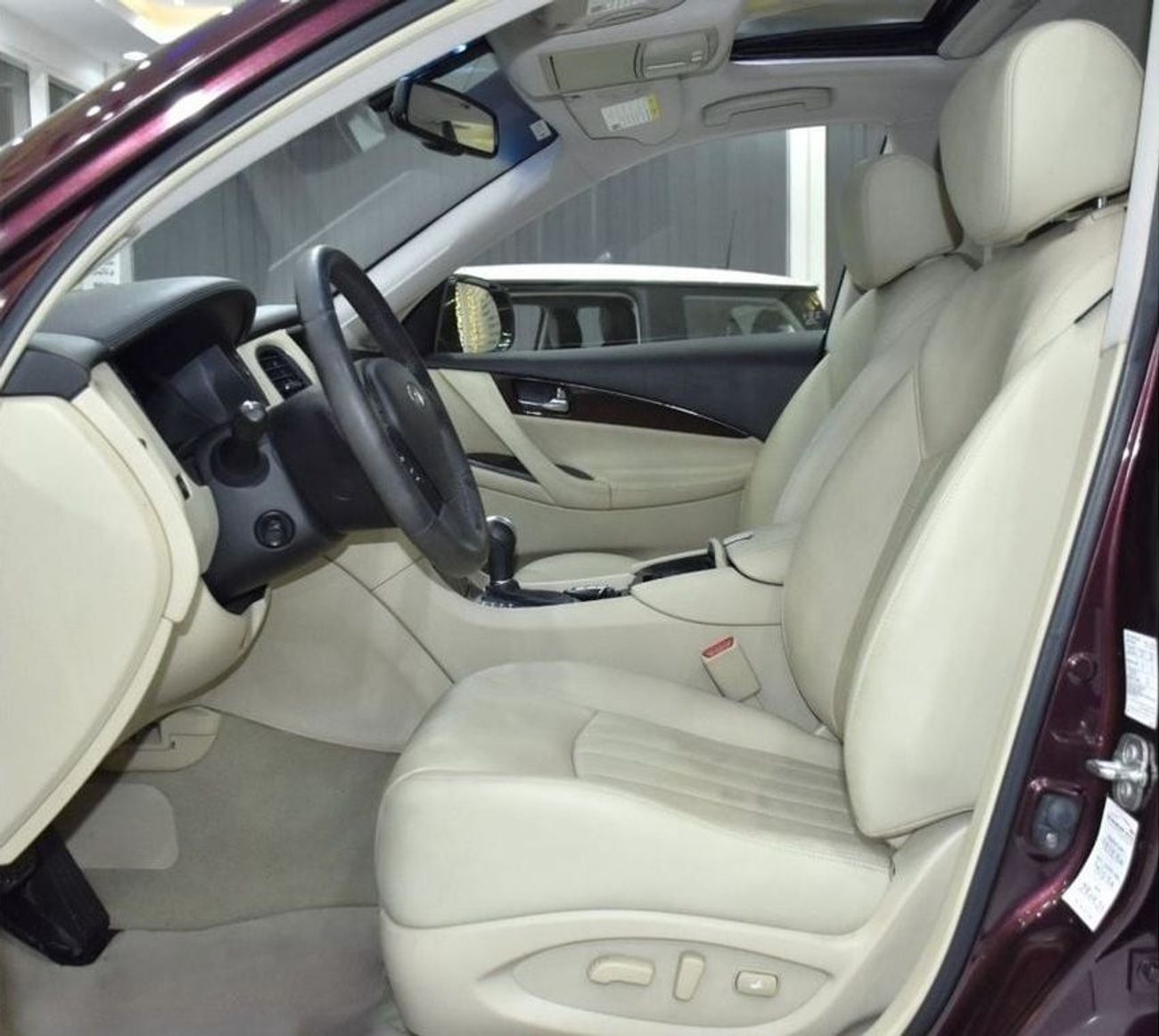 إنفينيتي QX50 EXCELLENT DEAL for our Infiniti QX50 ( 2017 Model ) in Burgundy Color GCC Specs