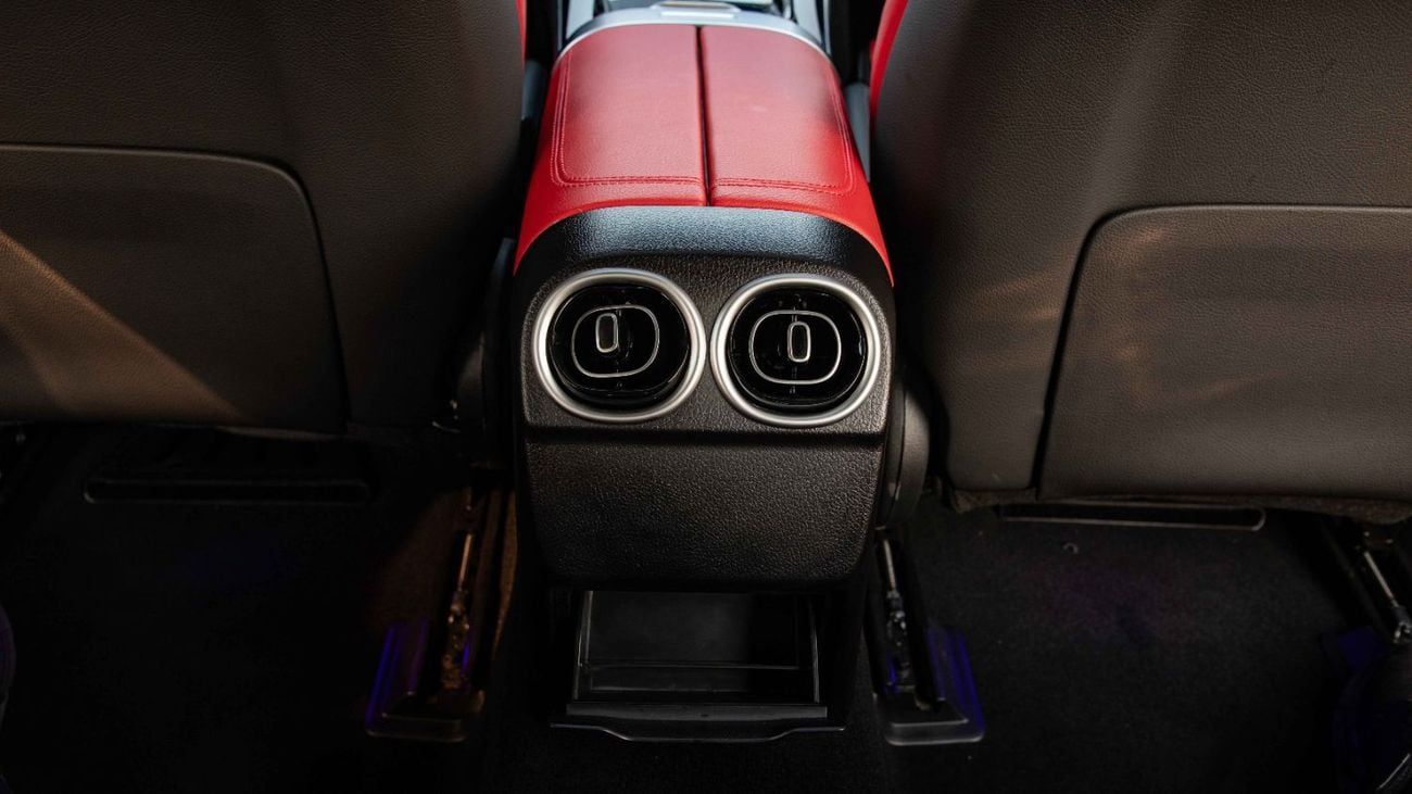 مرسيدس بنز C 200 L 2025 | For Local Registration +10%