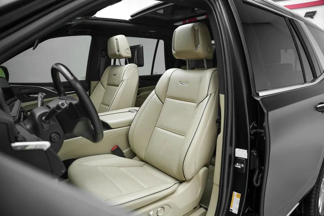 كاديلاك إسكالاد 600 BLACK EDITION WITH WARRANTY AND SERVICE CONTRACT