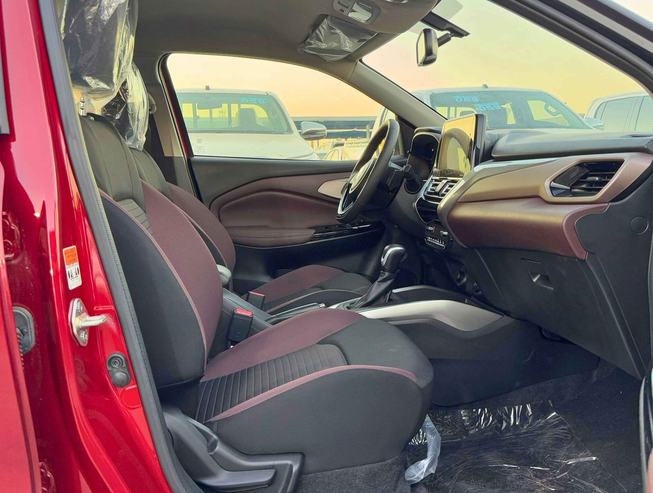 Suzuki Fronx DUAL TONE / 1.5L V4 HYBRID / DVD WITH 360* CAMERAS / AUTO A/C (CODE #  69011)