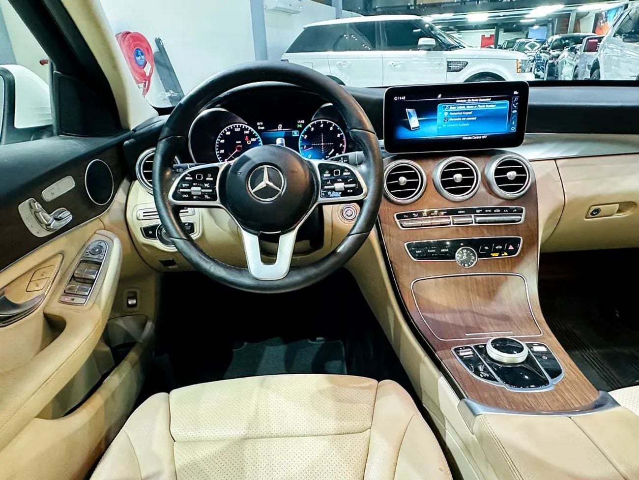 مرسيدس بنز C 300 Std 2.0L (241 HP)