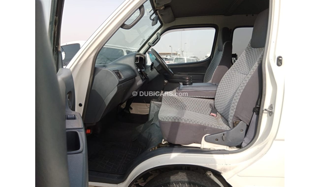 Toyota Hiace TOYOTA HIACE VAN RIGHT HAND DRIVE (PM1480)