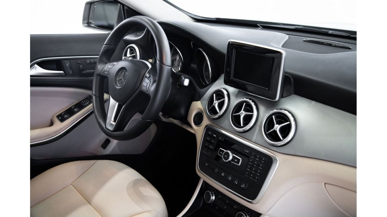 Mercedes-Benz GLA 250 Std Mercedes Benz GLA 250 AMG